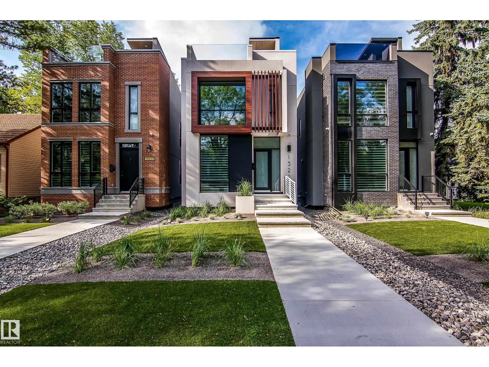 13220 102 AV NW