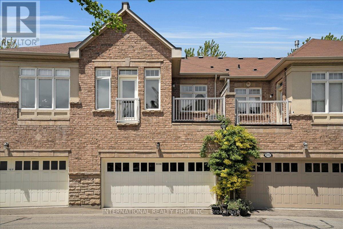 Row / Townhouse for Sale in 2014 LAKESHORE ROAD W|Mississauga (Clarkson), Ontario L5J1J8