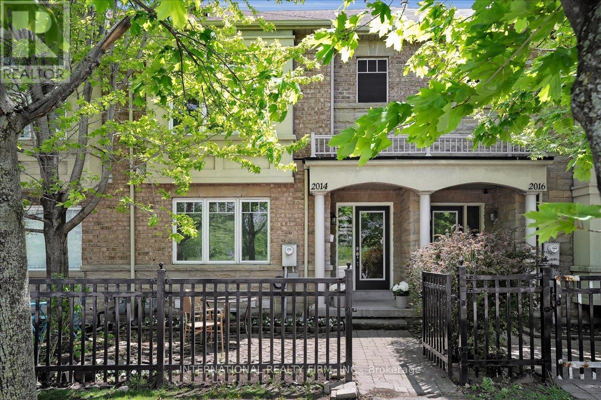 Row / Townhouse for Sale in 2014 LAKESHORE ROAD W|Mississauga (Clarkson), Ontario L5J1J8 3