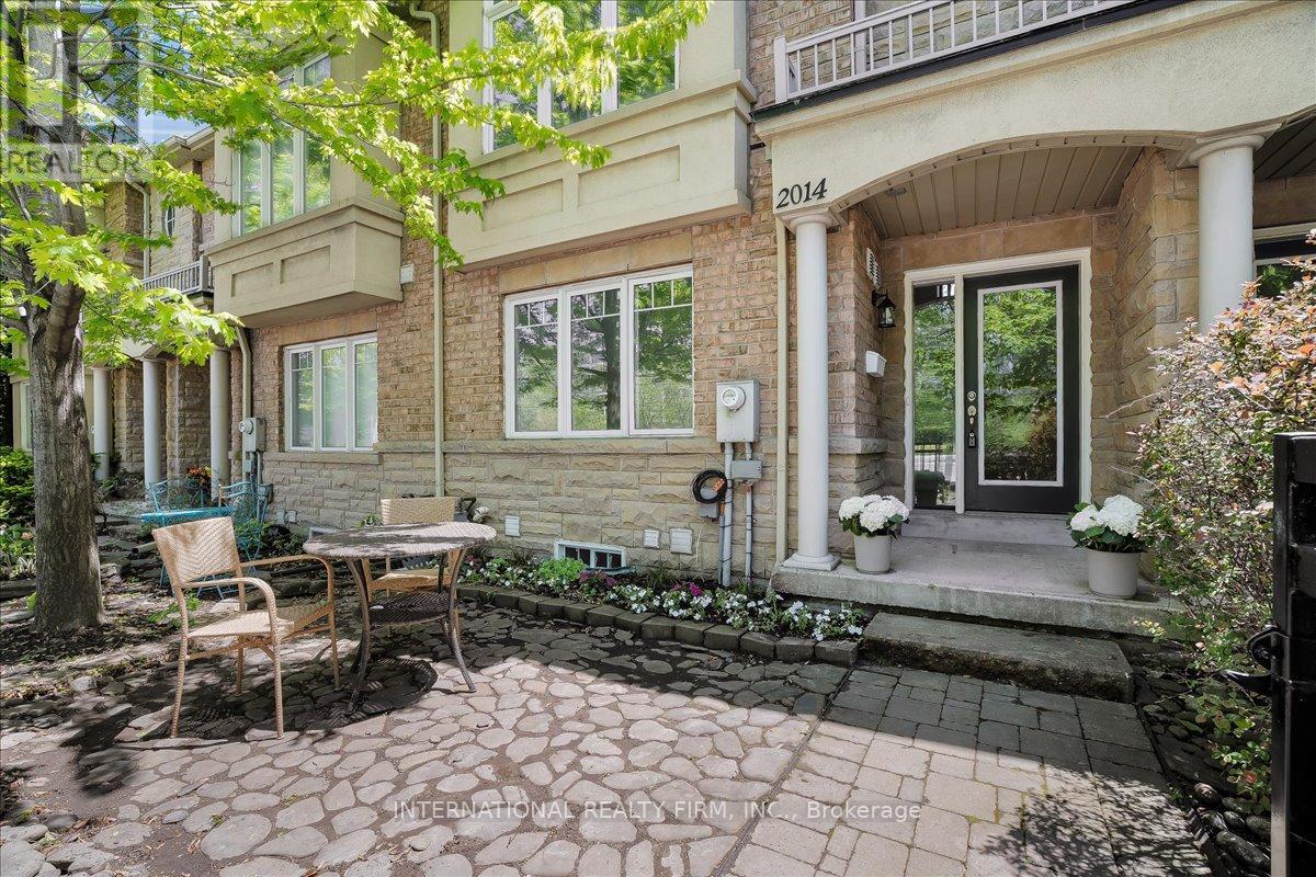 Row / Townhouse for Sale in 2014 LAKESHORE ROAD W|Mississauga (Clarkson), Ontario L5J1J8 4