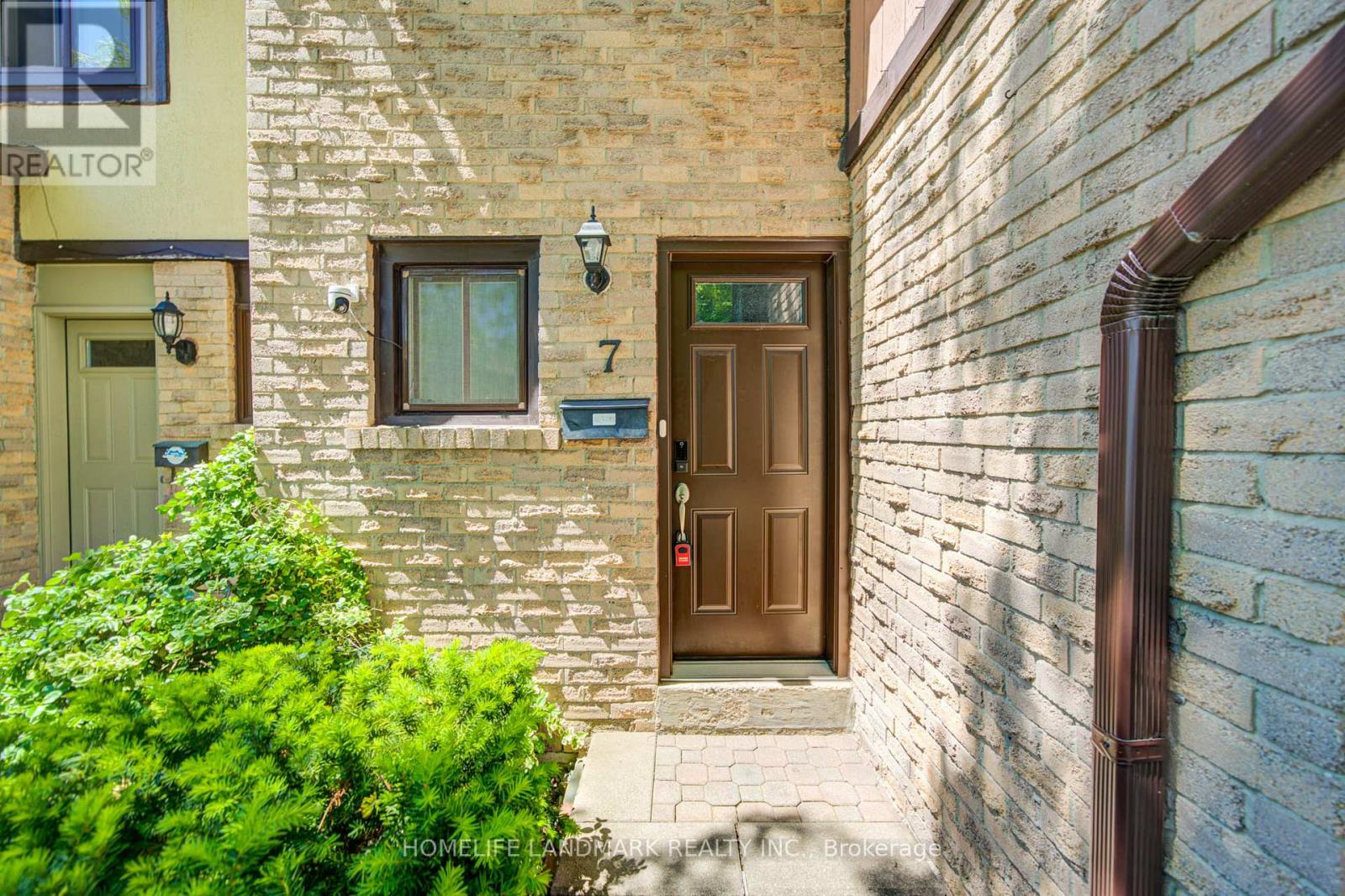 Row / Townhouse for Sale in 7 - 3345 SILVERADO DRIVE|Mississauga (Mississauga Valleys), Ontario L5A3Y8 3