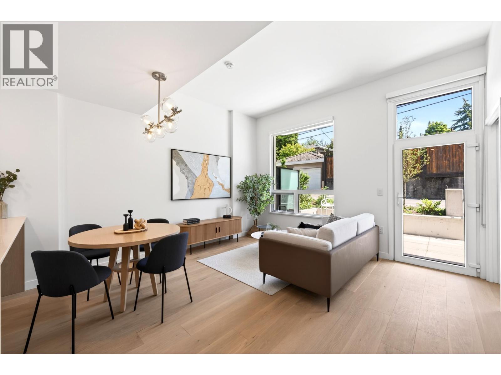 108 5212 CAMBIE STREET|Vancouver, British Columbia V5Z2Z7