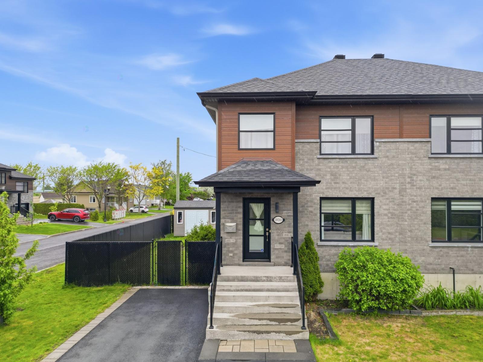 3100 Rue des Oeillets, Marieville, Quebec J3M0E7