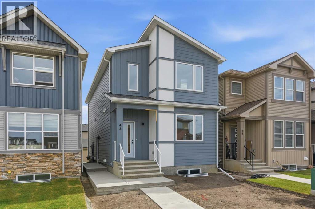 House for Sale in 43 Belvedere Crescent SE|Calgary, Alberta T2A7Z9 2