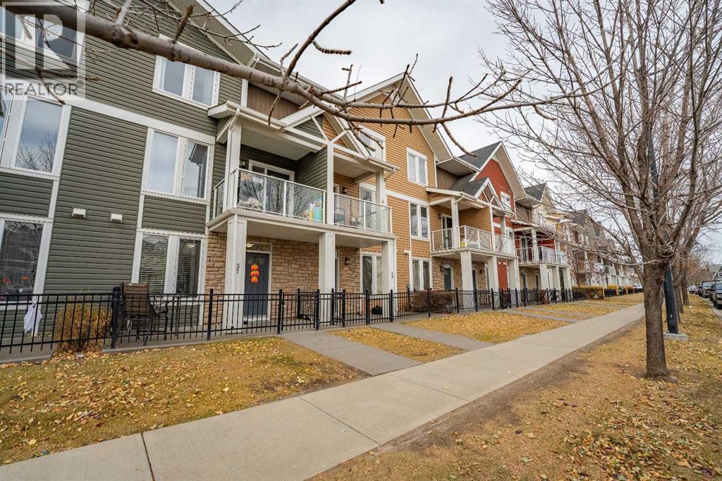 Row / Townhouse for Sale in 37 Auburn Bay Link SE|Calgary, Alberta T3M0Y5 3