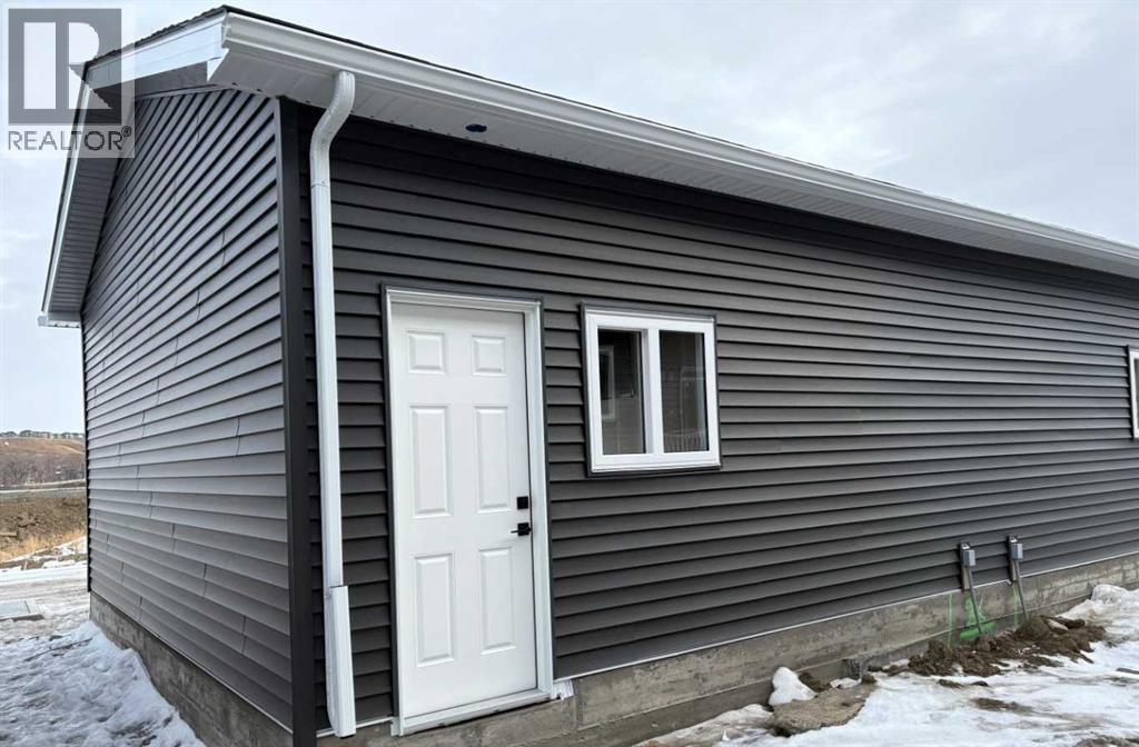 Row / Townhouse for Sale in 862 Wolf Willow Boulevard SE|Calgary, Alberta T2X5R5 3