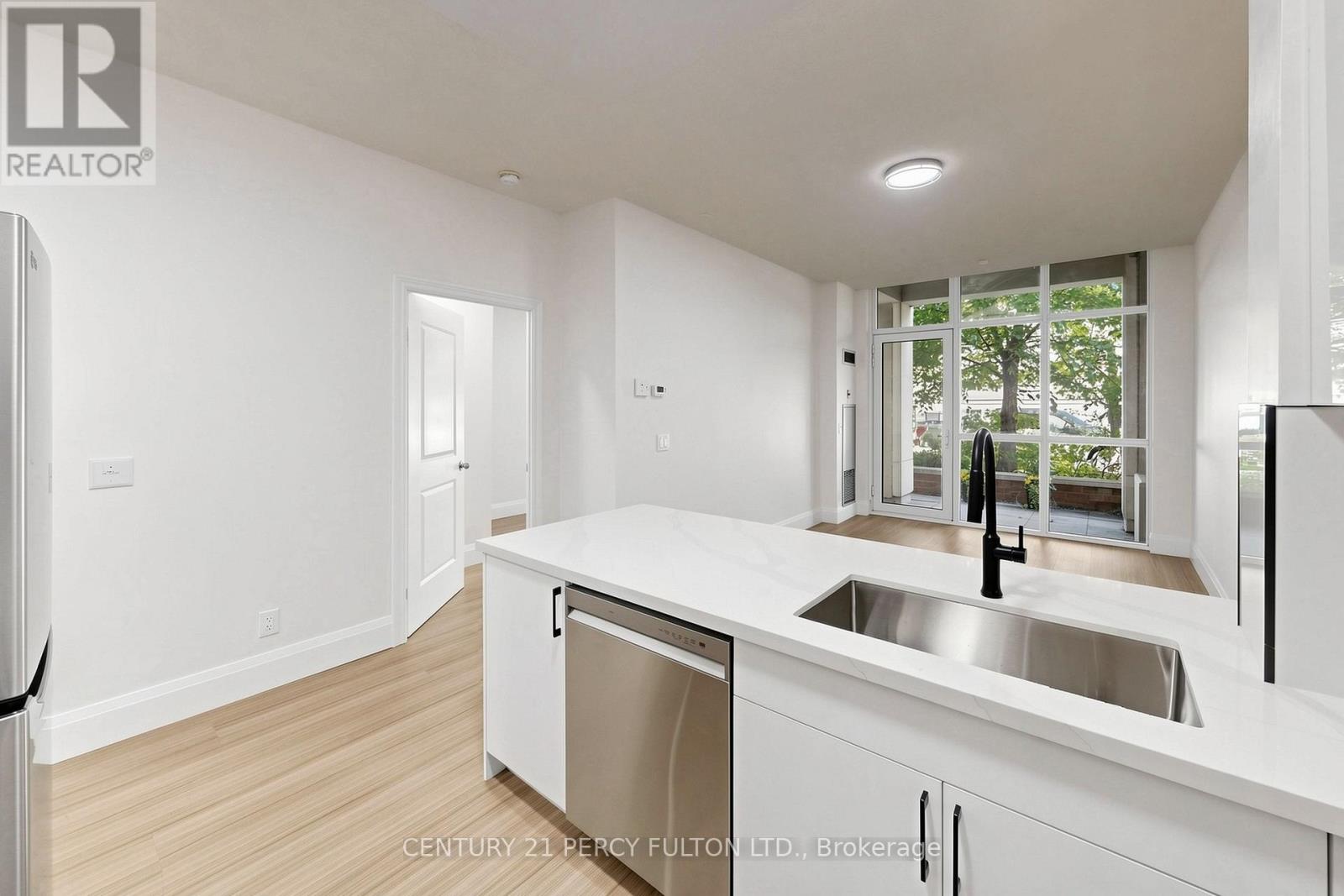 102 - 57 UPPER DUKE CRESCENT