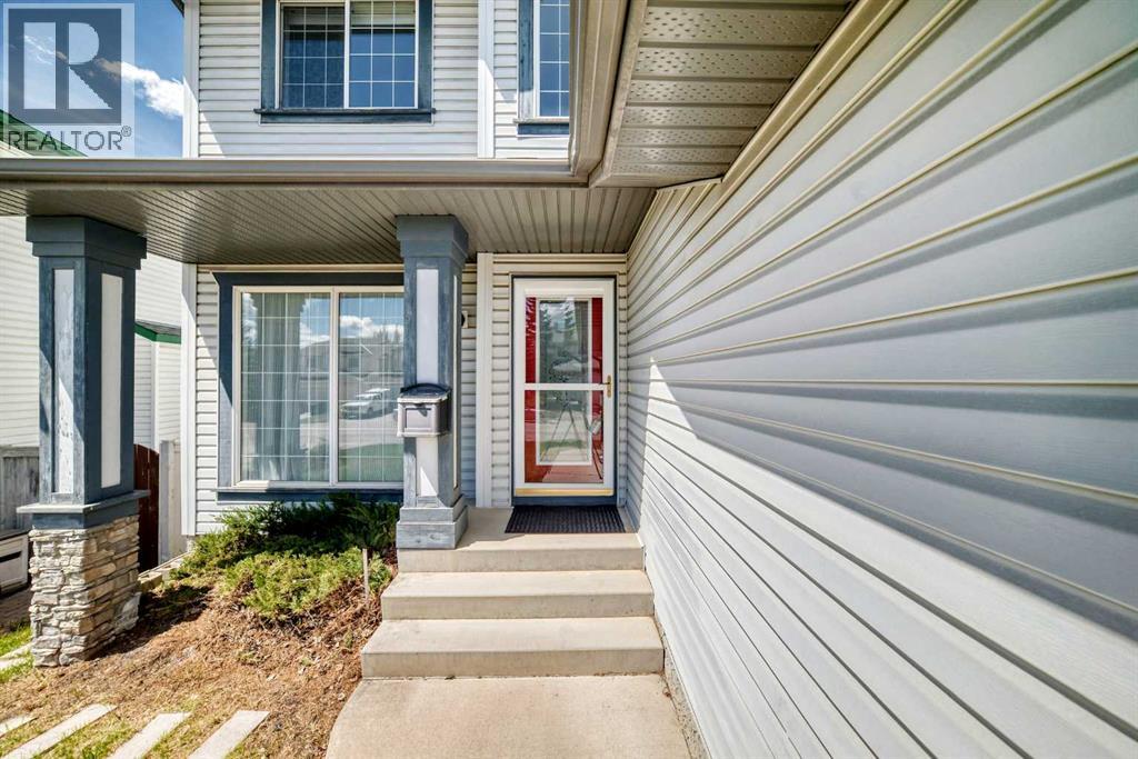 House for Sale in 68 Scenic View Close NW|Calgary, Alberta T3L1Z7 2