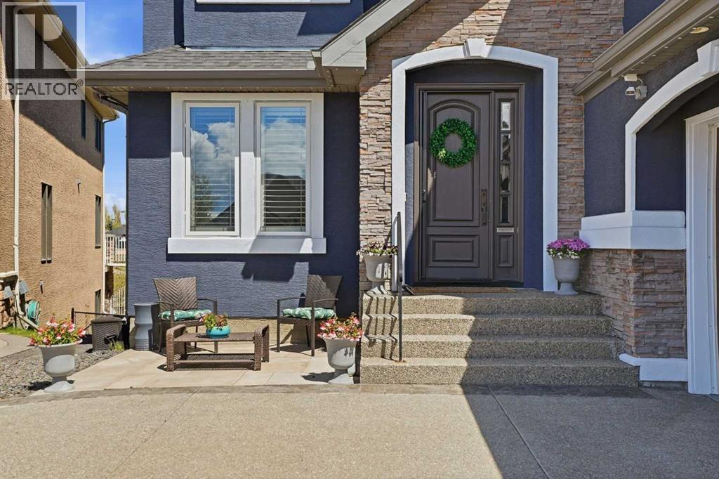 House for Sale in 135 Cranleigh View SE|Calgary, Alberta T3M0A2 3