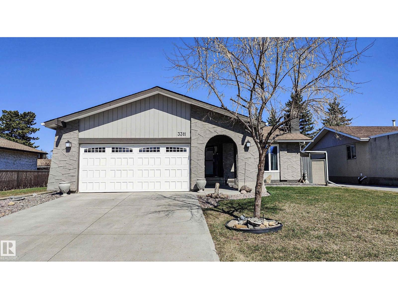 For sale: 3311 108 ST NW, Edmonton, Alberta T5J3C9 - E4490991