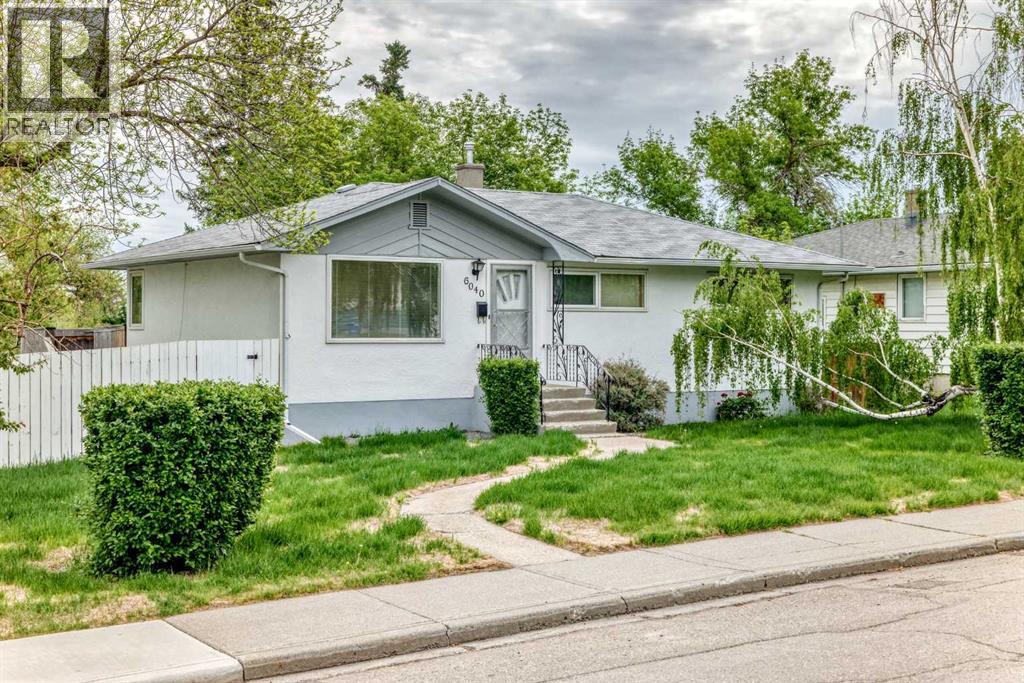 House for Sale in 6040 Thornburn Drive NW|Calgary, Alberta T2K3P7