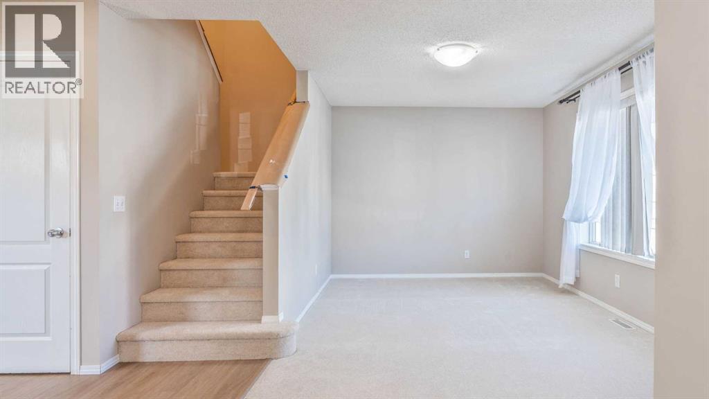 House for Sale in 23 Taralake Road NE|Calgary, Alberta T3J0B1 5