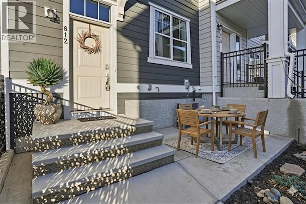 Row / Townhouse for Sale in 812 Cranbrook Walk SE|Calgary, Alberta T3M2V5 5