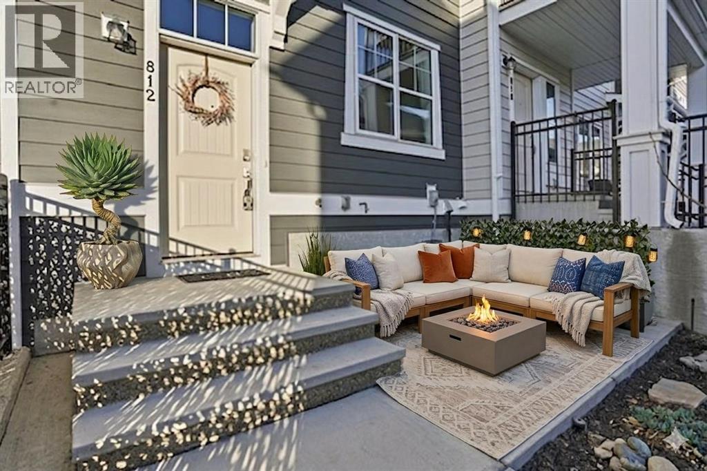 Row / Townhouse for Sale in 812 Cranbrook Walk SE|Calgary, Alberta T3M2V5 4