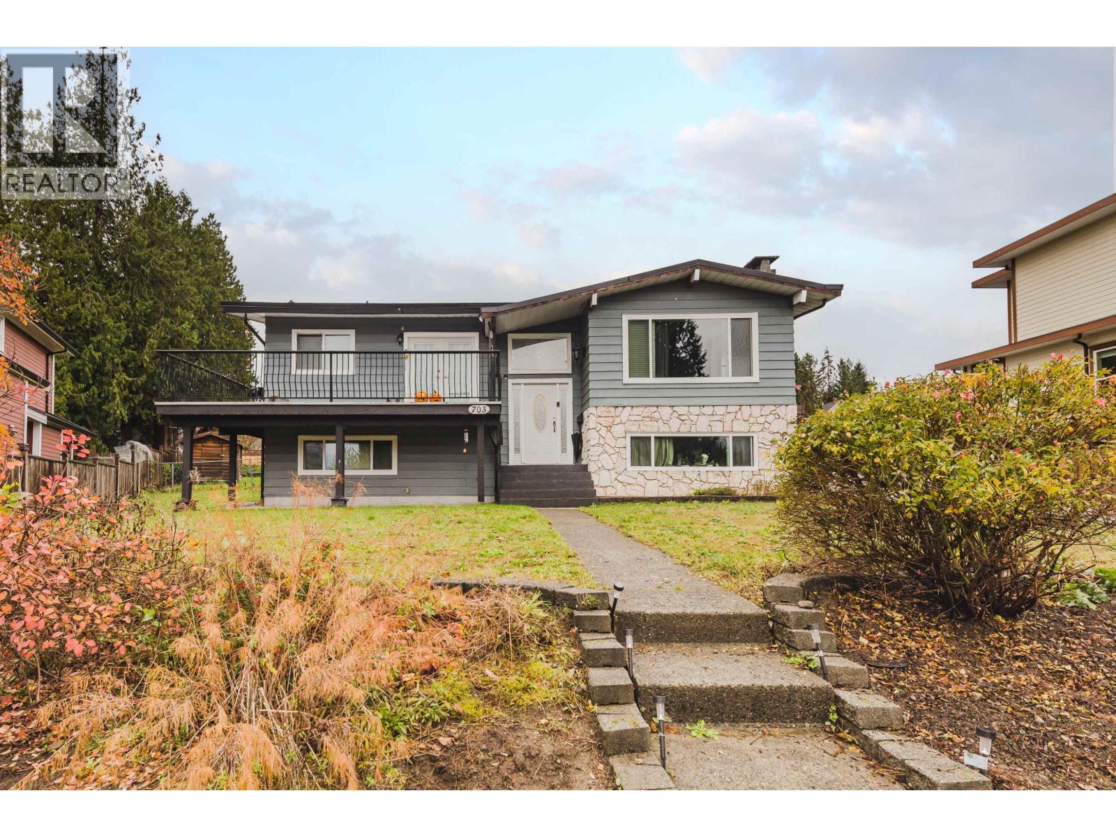 703 DELESTRE AVENUE|Coquitlam, British Columbia V3K2G1