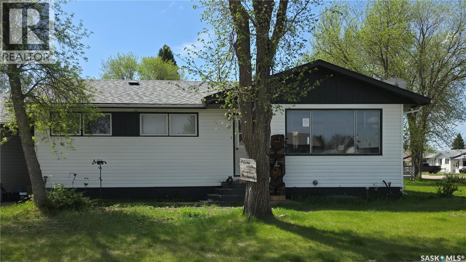 38 6th STREET SE