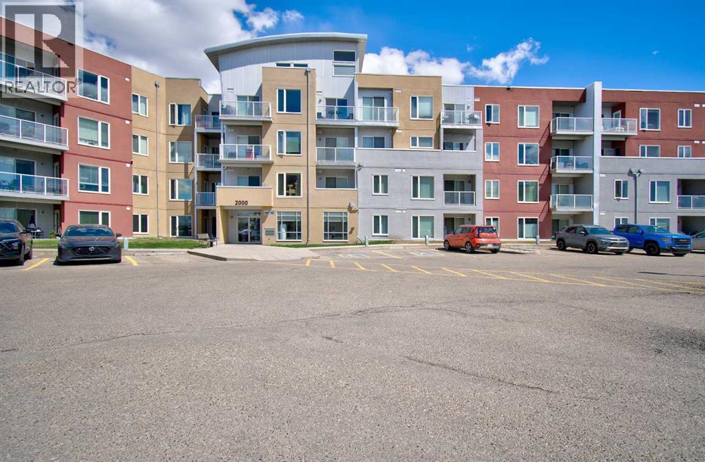 For sale: 2222, 604 East Lake Boulevard NE, Airdrie, Alberta