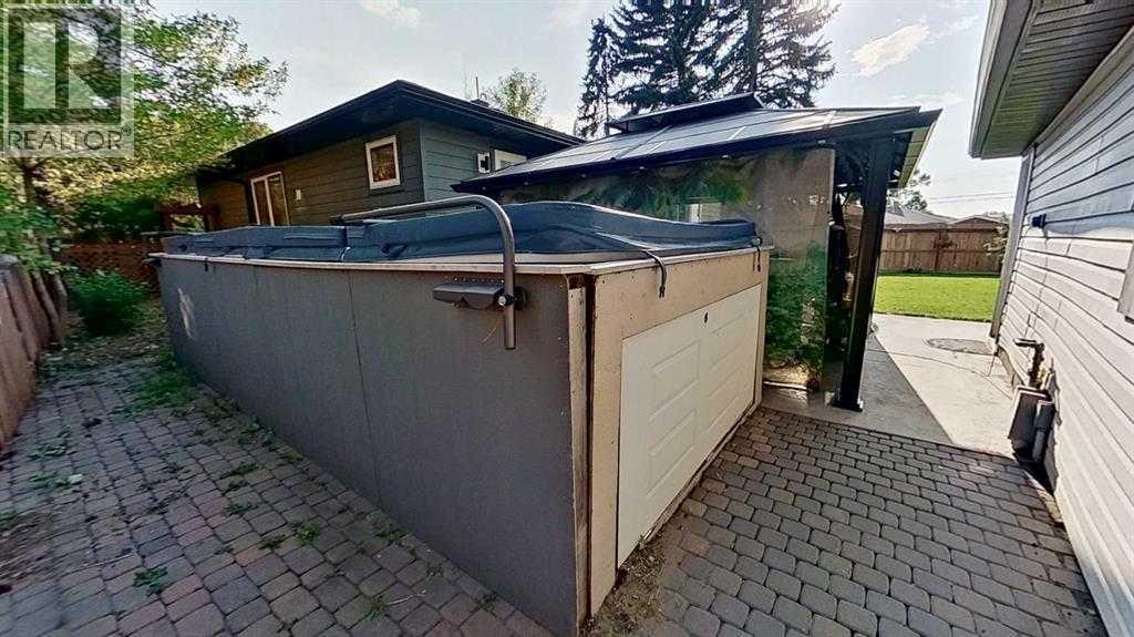 House for Sale in 1423 18 Street NE|Calgary, Alberta T2V4V8 5