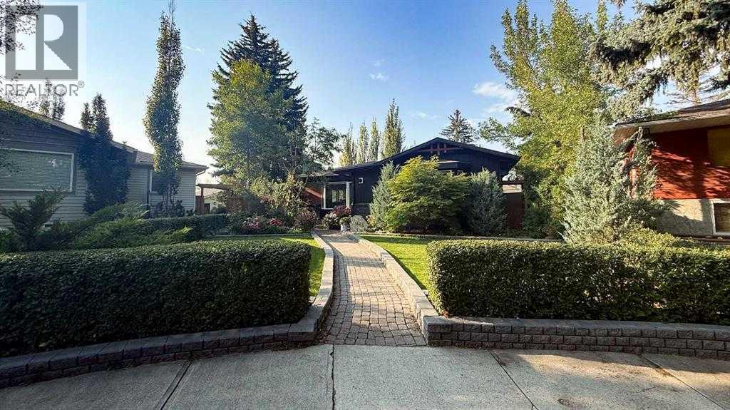 House for Sale in 1423 18 Street NE|Calgary, Alberta T2V4V8 2