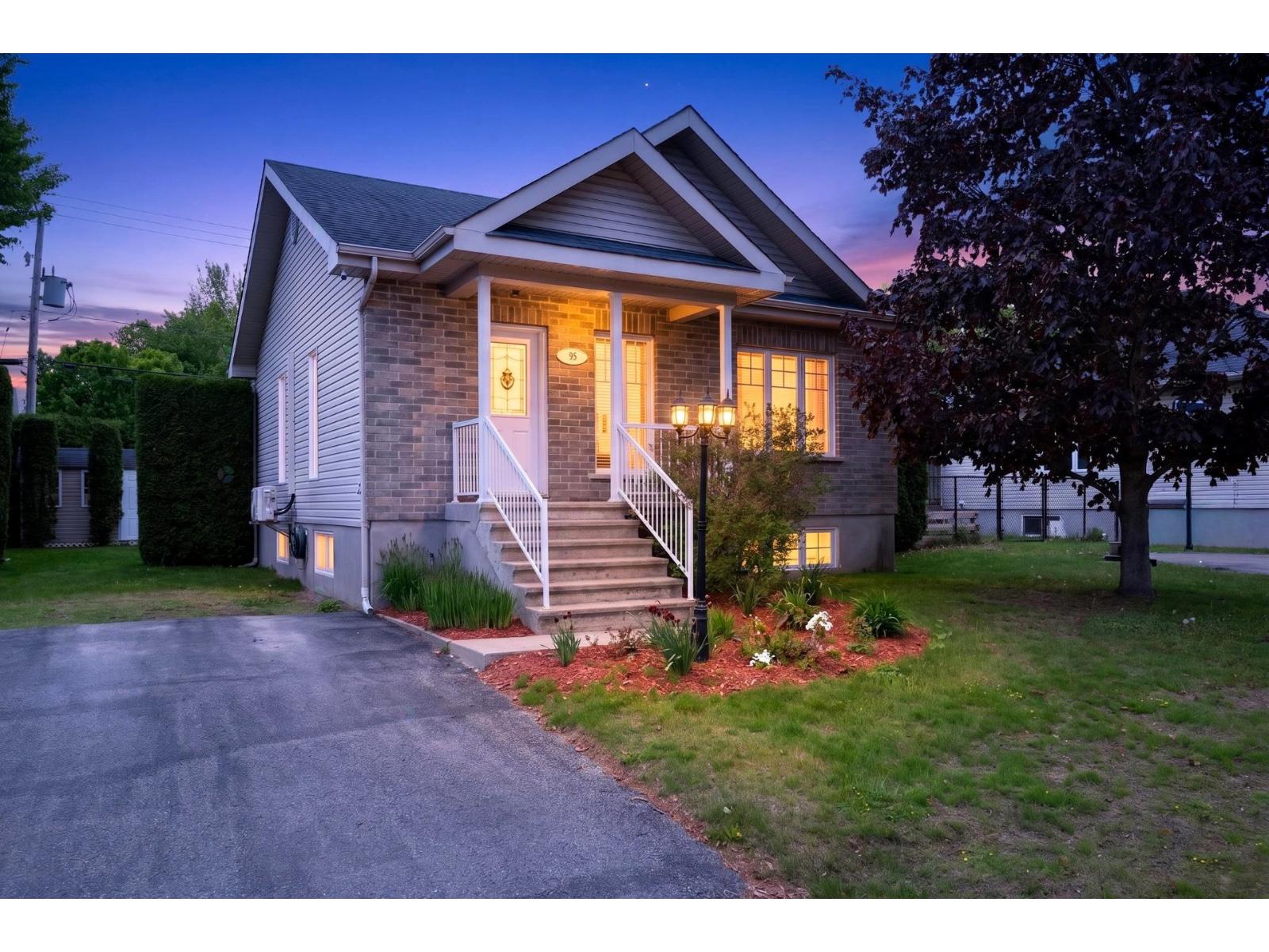 95 Rue des Saules, Lavaltrie, Quebec J5T0A7