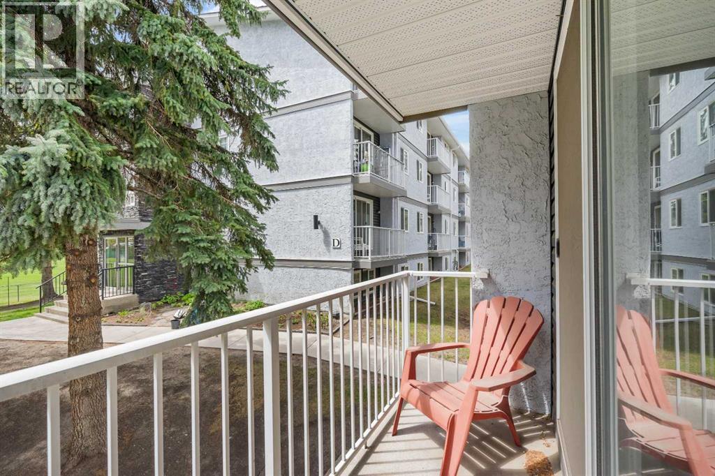 Apartment for Sale in 202C, 5601 Dalton Drive NW|Calgary, Alberta T3A2E2