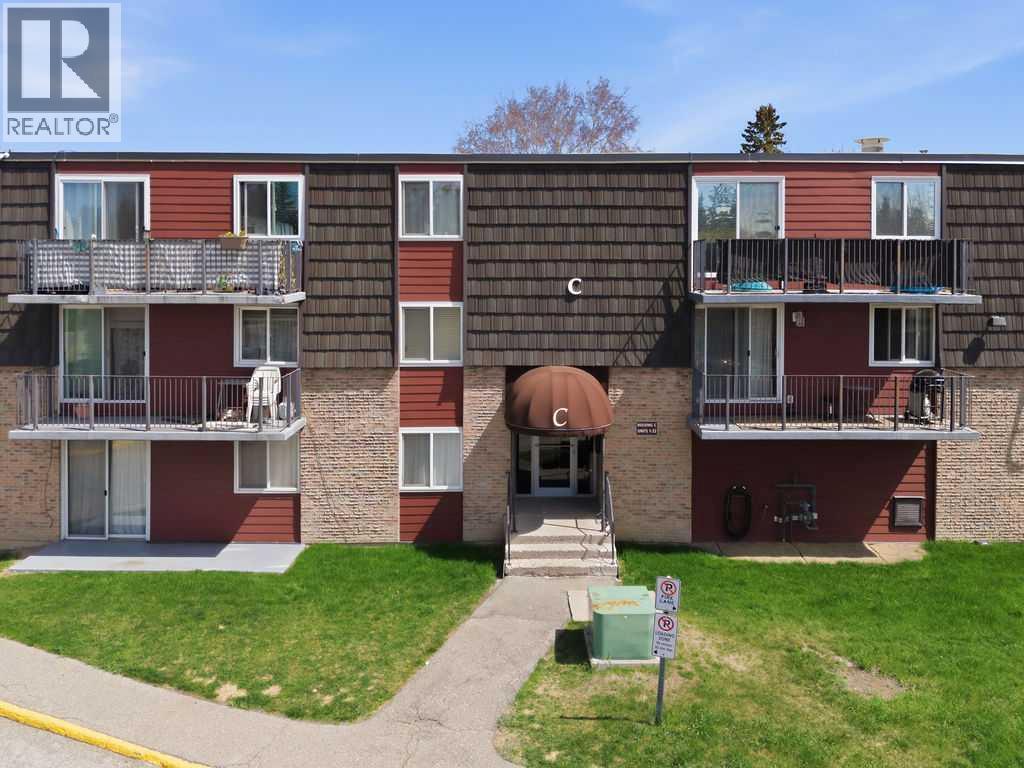 Apartment for Sale in 8C, 80 Galbraith Drive SW|Calgary, Alberta T3E4Z6 2