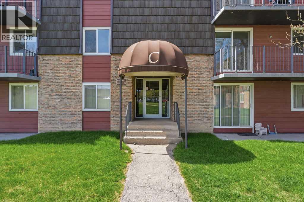 Apartment for Sale in 8C, 80 Galbraith Drive SW|Calgary, Alberta T3E4Z6 3
