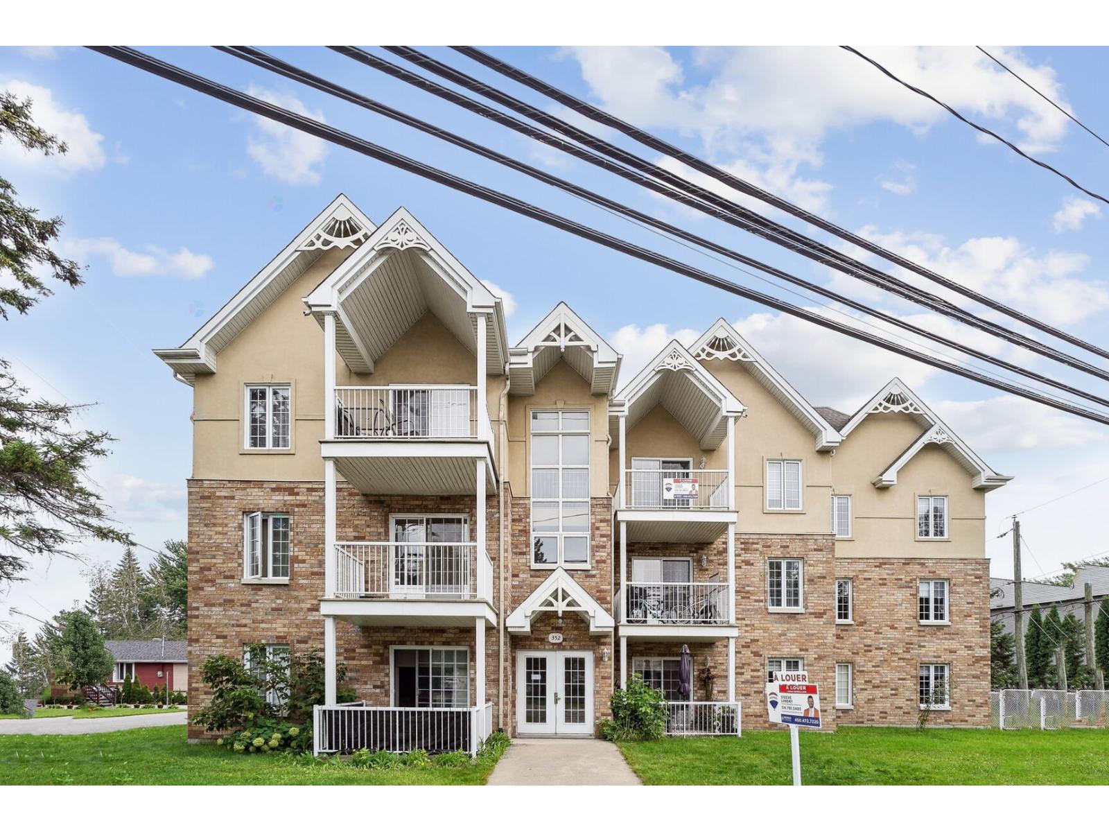 352 Boul. Adolphe-Chapleau, #202, Bois-des-Filion, Quebec J6Z1H2