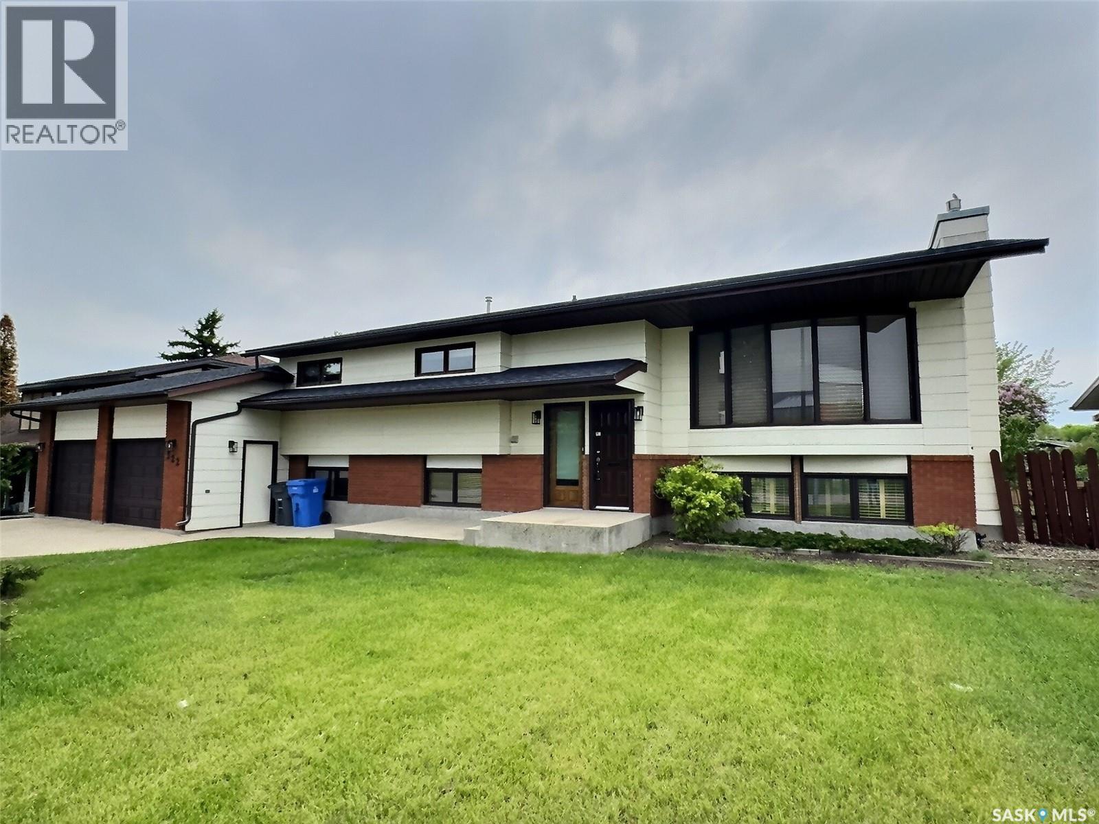 322 Spruce DRIVE