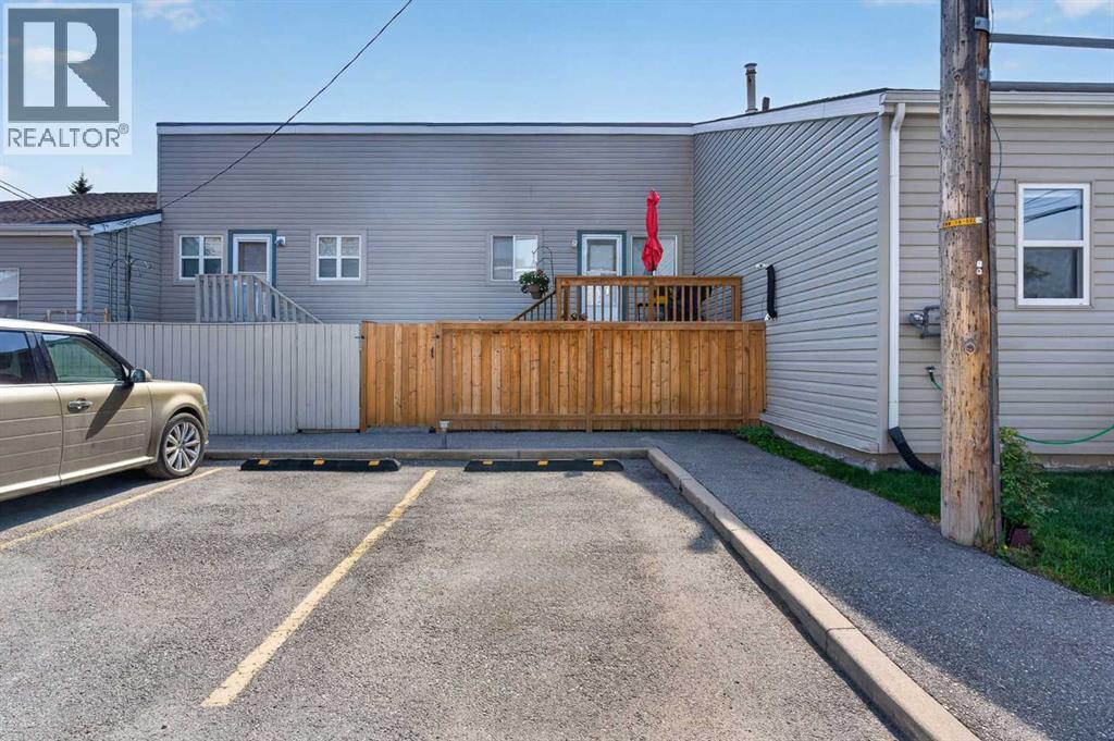 Row / Townhouse for Sale in 20, 8544 48 Avenue NW|Calgary, Alberta T3B2A6 4