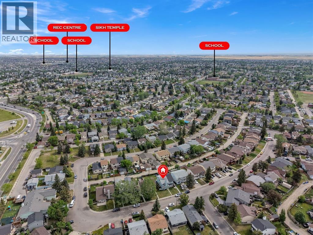 Duplex for Sale in 145 Castlebrook Way NE|Calgary, Alberta T3J2A7 2