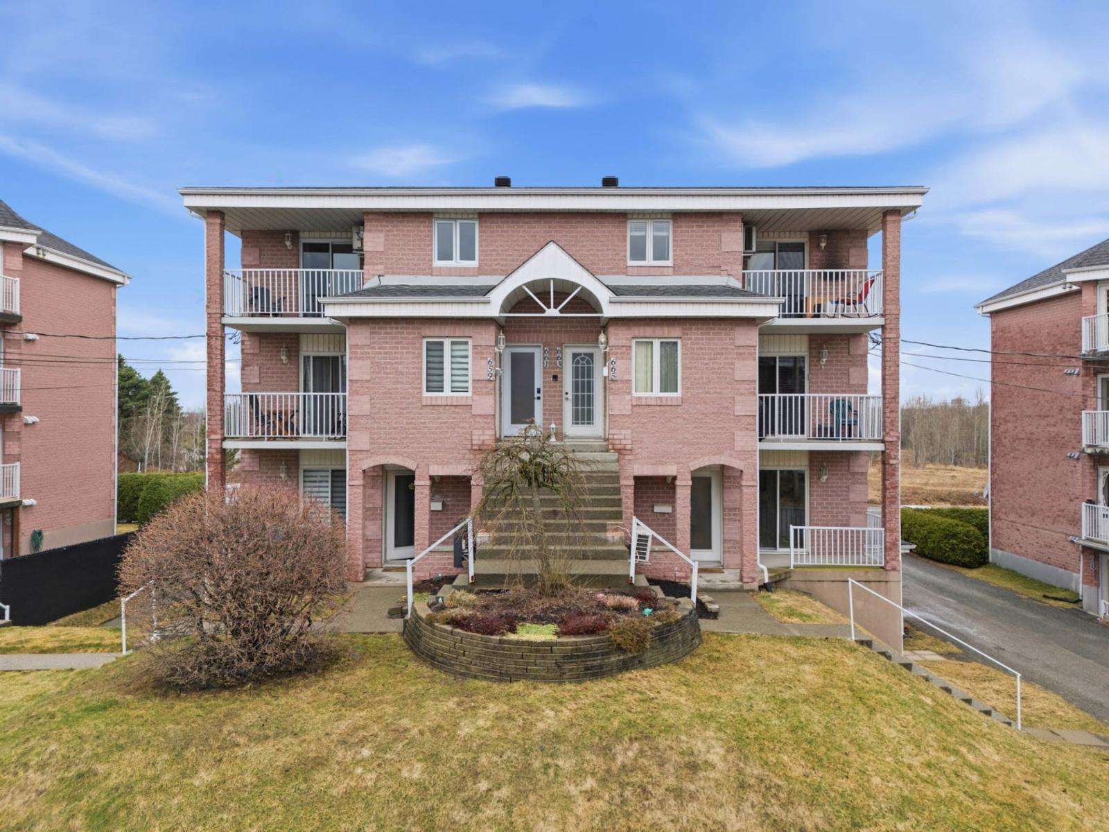 667 Rue Alexandre-Mignault, Sherbrooke (Les Nations), Quebec J1L2P5