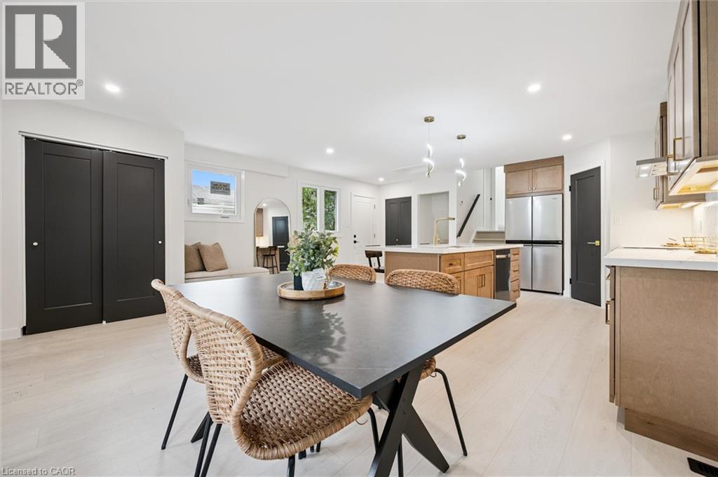 459 DRUMMERHILL Crescent, Waterloo, Ontario N2T1G3