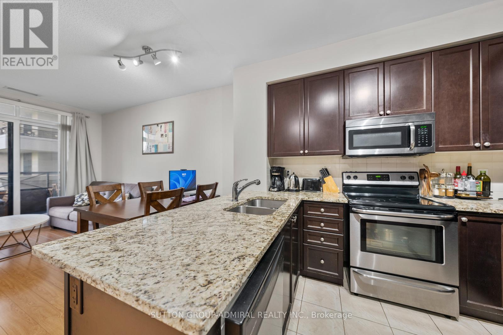215 - 9255 JANE STREET, Vaughan (Maple), Ontario L6A0K1