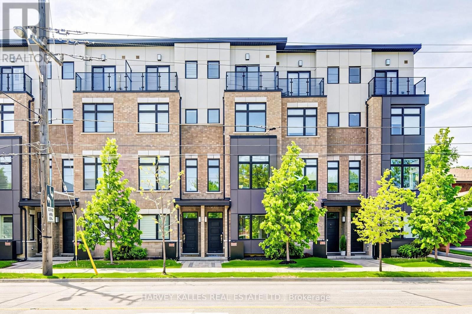 Row / Townhouse for Sale in 1130A ISLINGTON AVENUE|Toronto (Islington-City Centre West), Ontario M8Z0G6