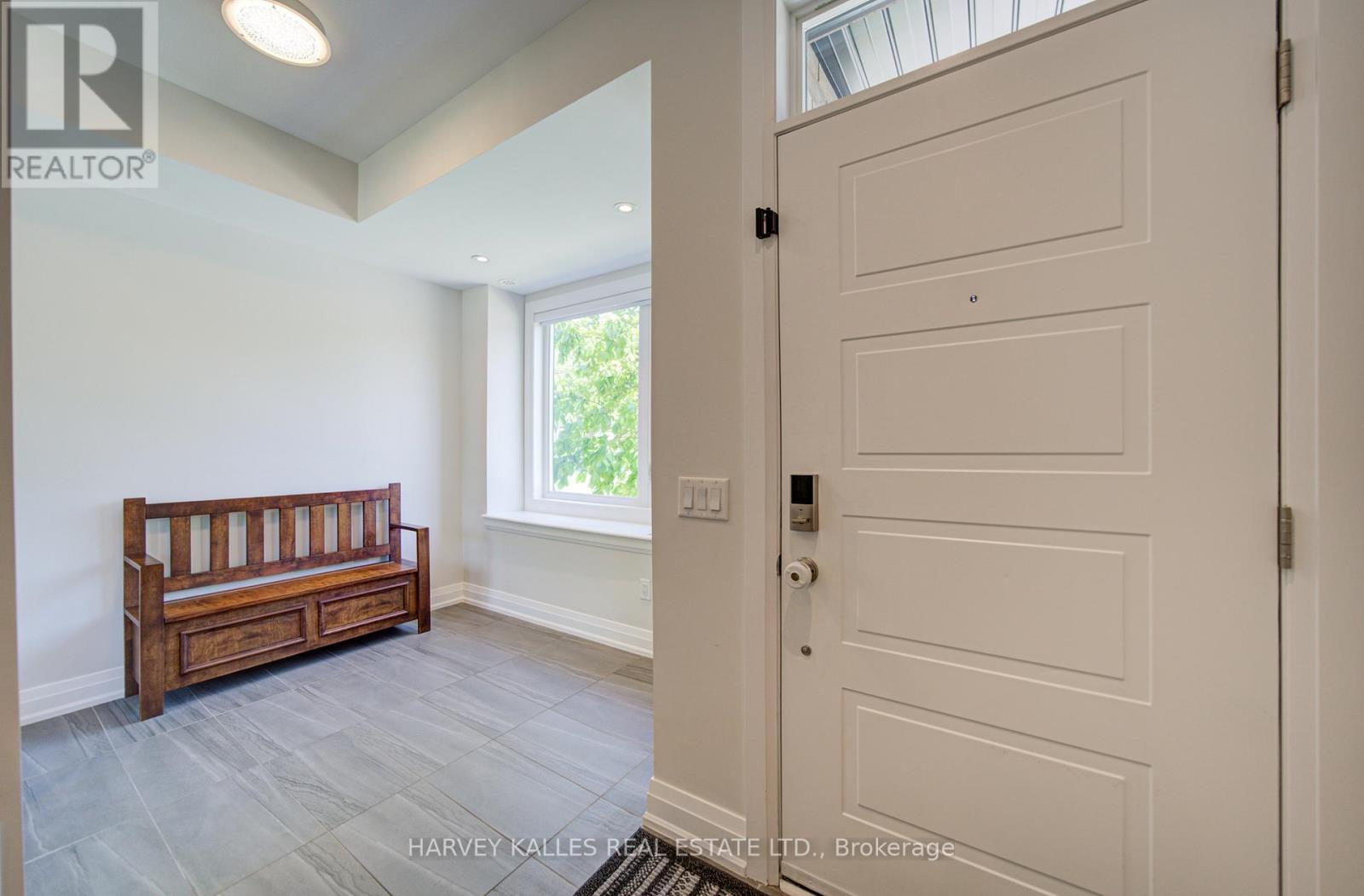 Row / Townhouse for Sale in 1130A ISLINGTON AVENUE|Toronto (Islington-City Centre West), Ontario M8Z0G6 2
