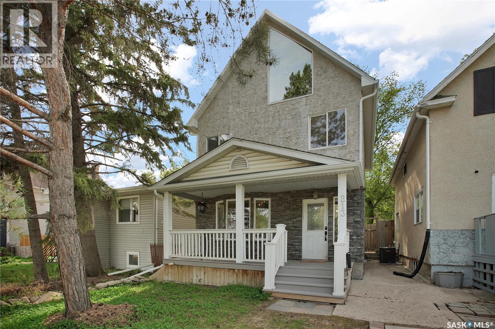 213 H AVENUE N