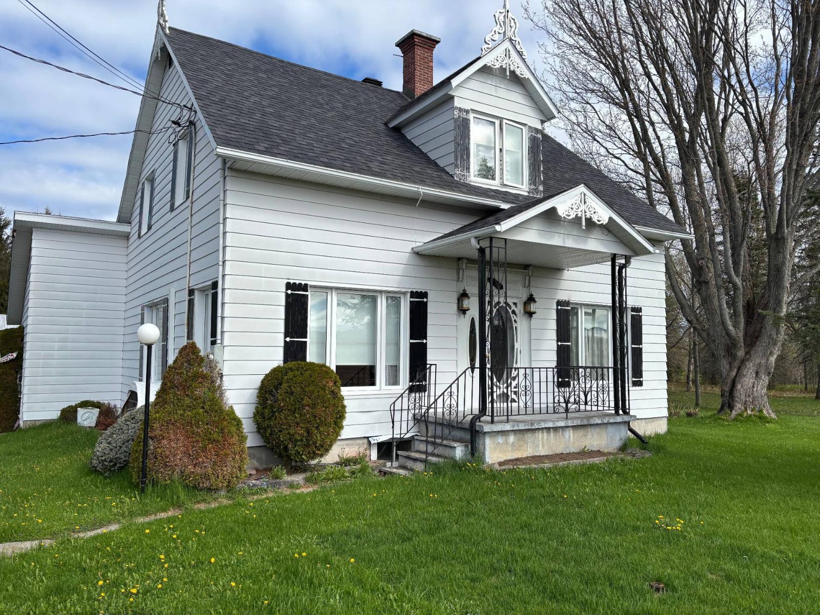 For sale: 1761Z Ch. St-Pierre S., Sainte-Thècle, Quebec G0X3G0