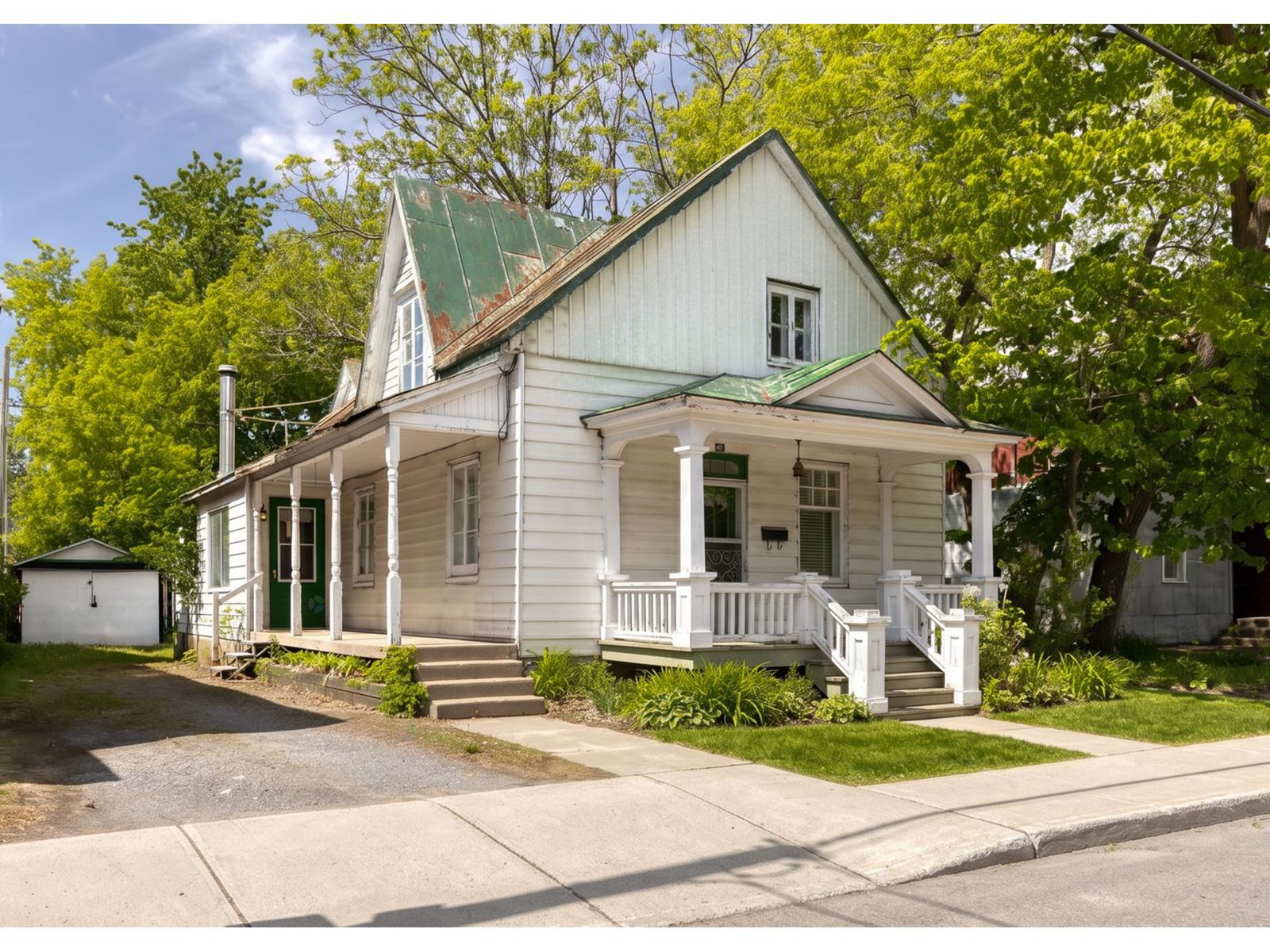 165 Rue St-Marc, Joliette, Quebec J6E5H3