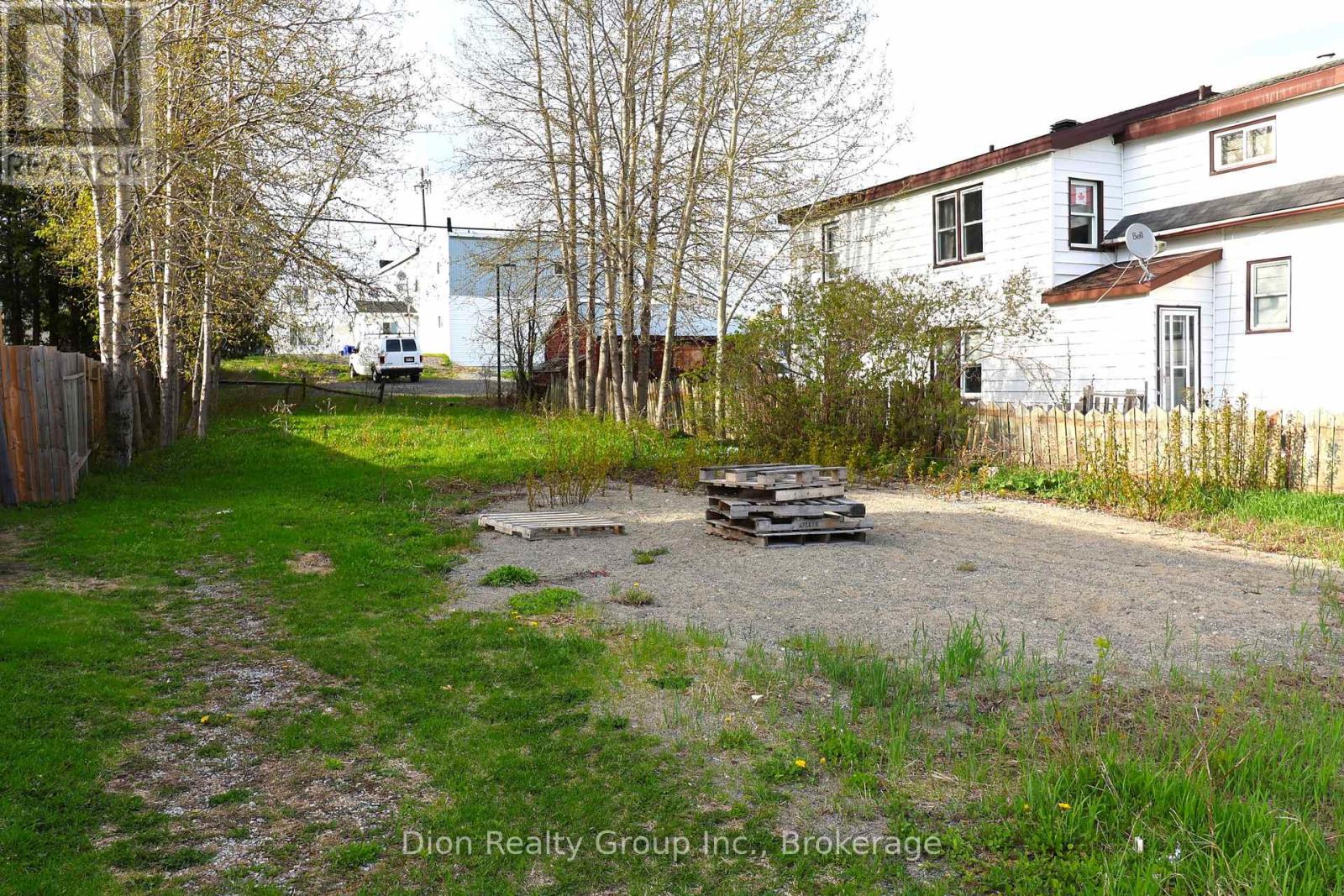 12 MCKELVIE AVENUE