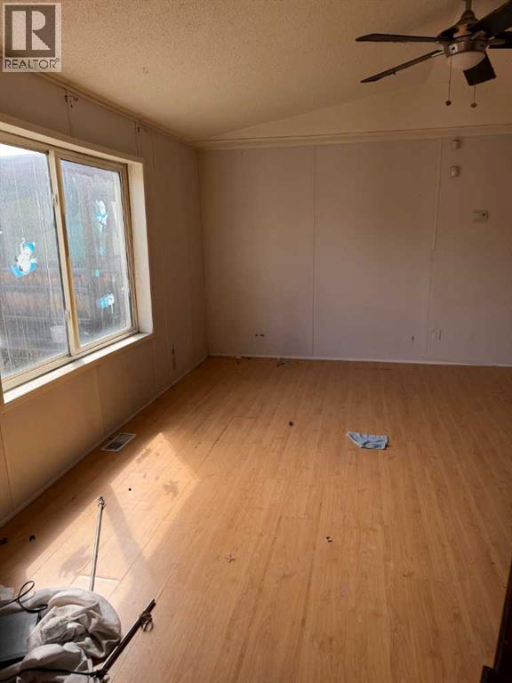 Mobile Home for Sale in 84, 1101 84 Street NE|Calgary, Alberta T2A7X2 2