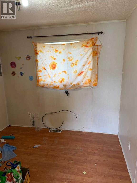 Mobile Home for Sale in 84, 1101 84 Street NE|Calgary, Alberta T2A7X2 5