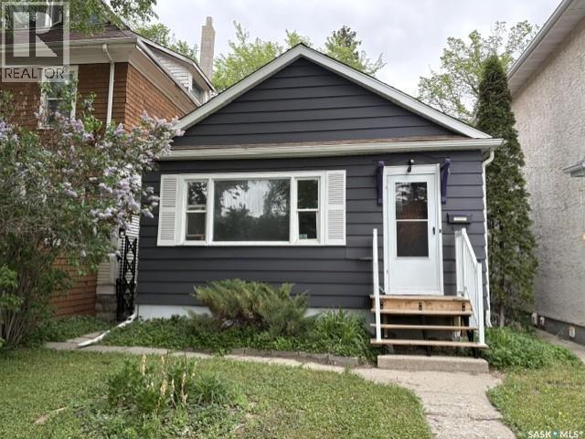 2047 Retallack STREET