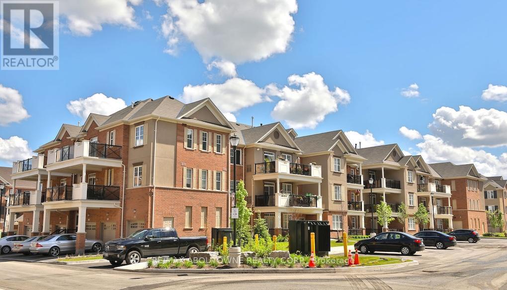 Row / Townhouse for Sale in 312 - 269 GEORGIAN DRIVE|Oakville (RO River Oaks), Ontario L6H0L1 2