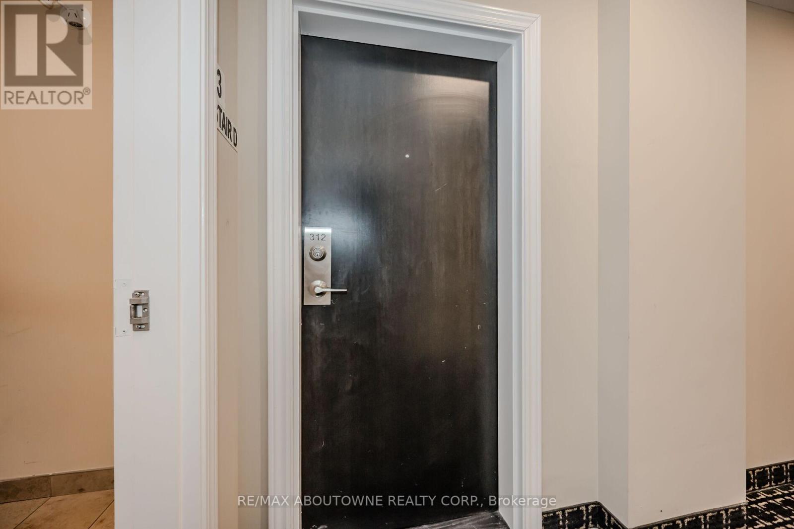 Row / Townhouse for Sale in 312 - 269 GEORGIAN DRIVE|Oakville (RO River Oaks), Ontario L6H0L1 5