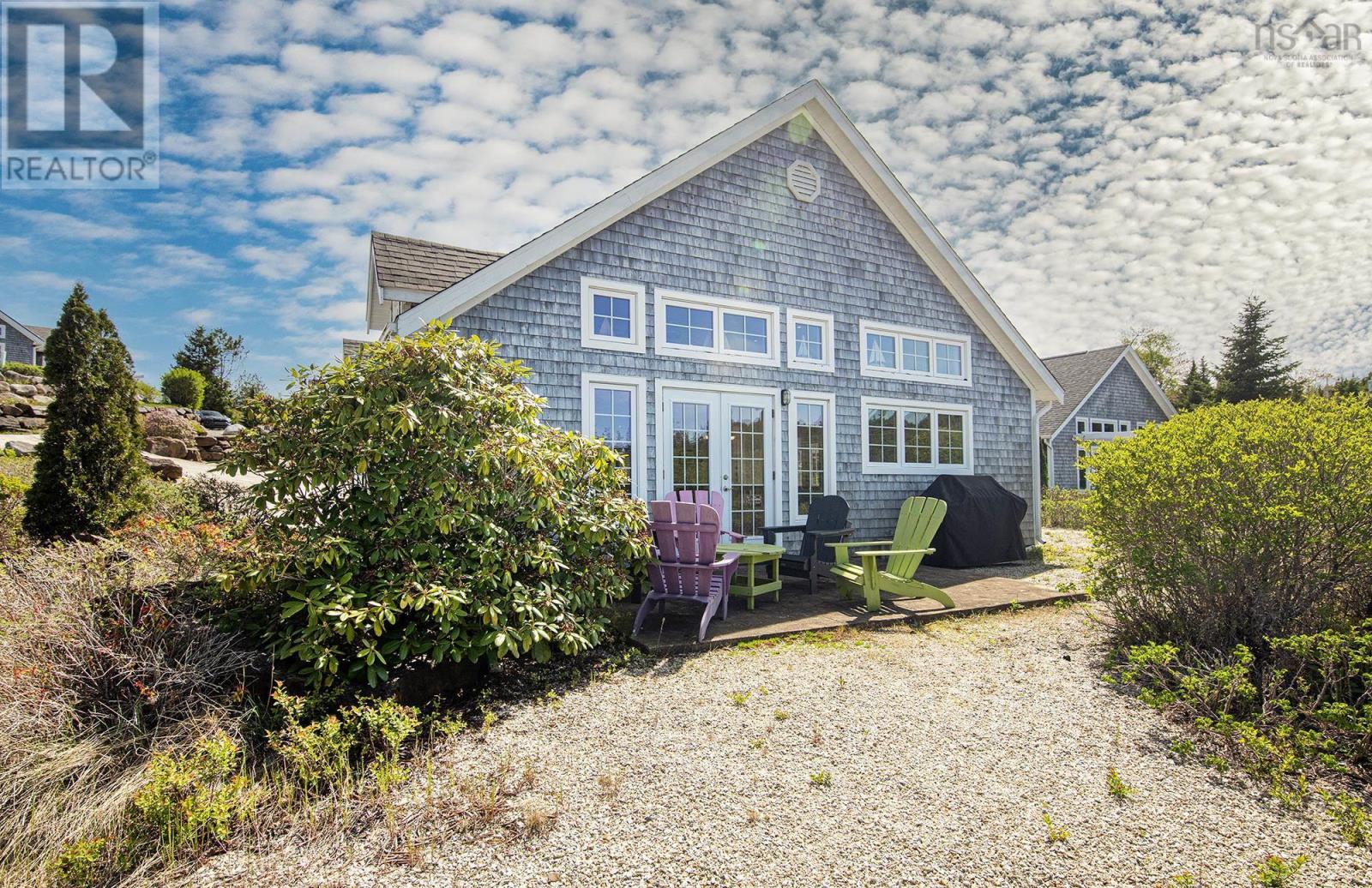 5 6 Safe Harbour Close