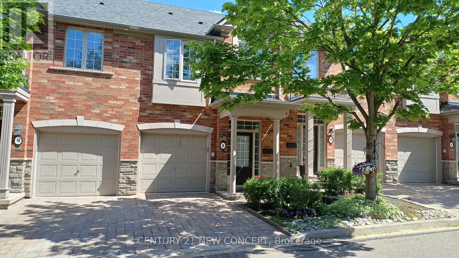 Row / Townhouse for Sale in 8 - 2401 FIFTH LINE W|Mississauga (Sheridan), Ontario L5K1V9