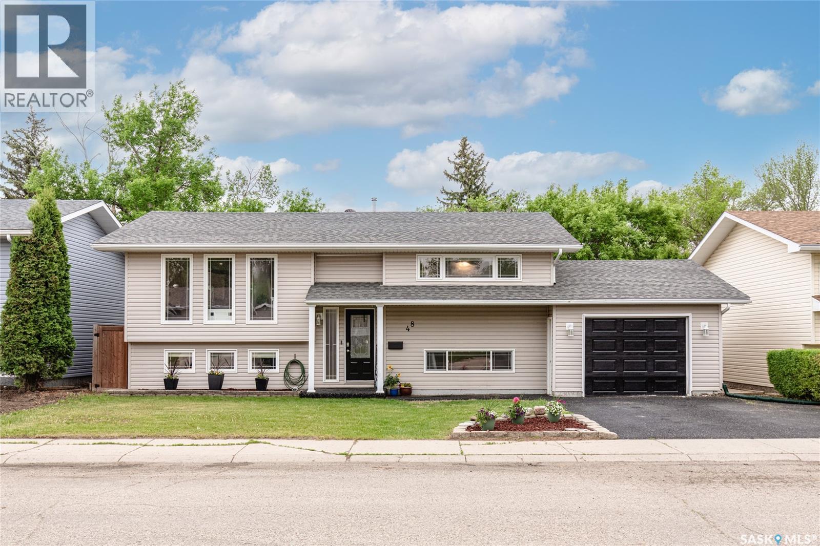 48 Aster CRESCENT