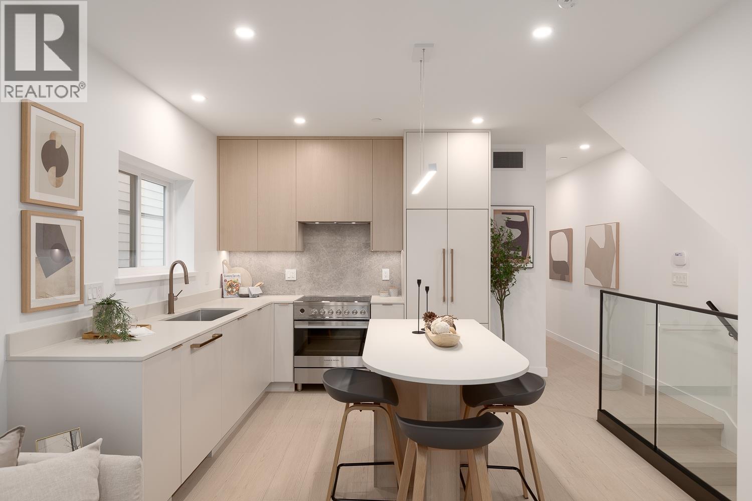 209 2339 E 34TH AVENUE|Vancouver, British Columbia V5R2S6