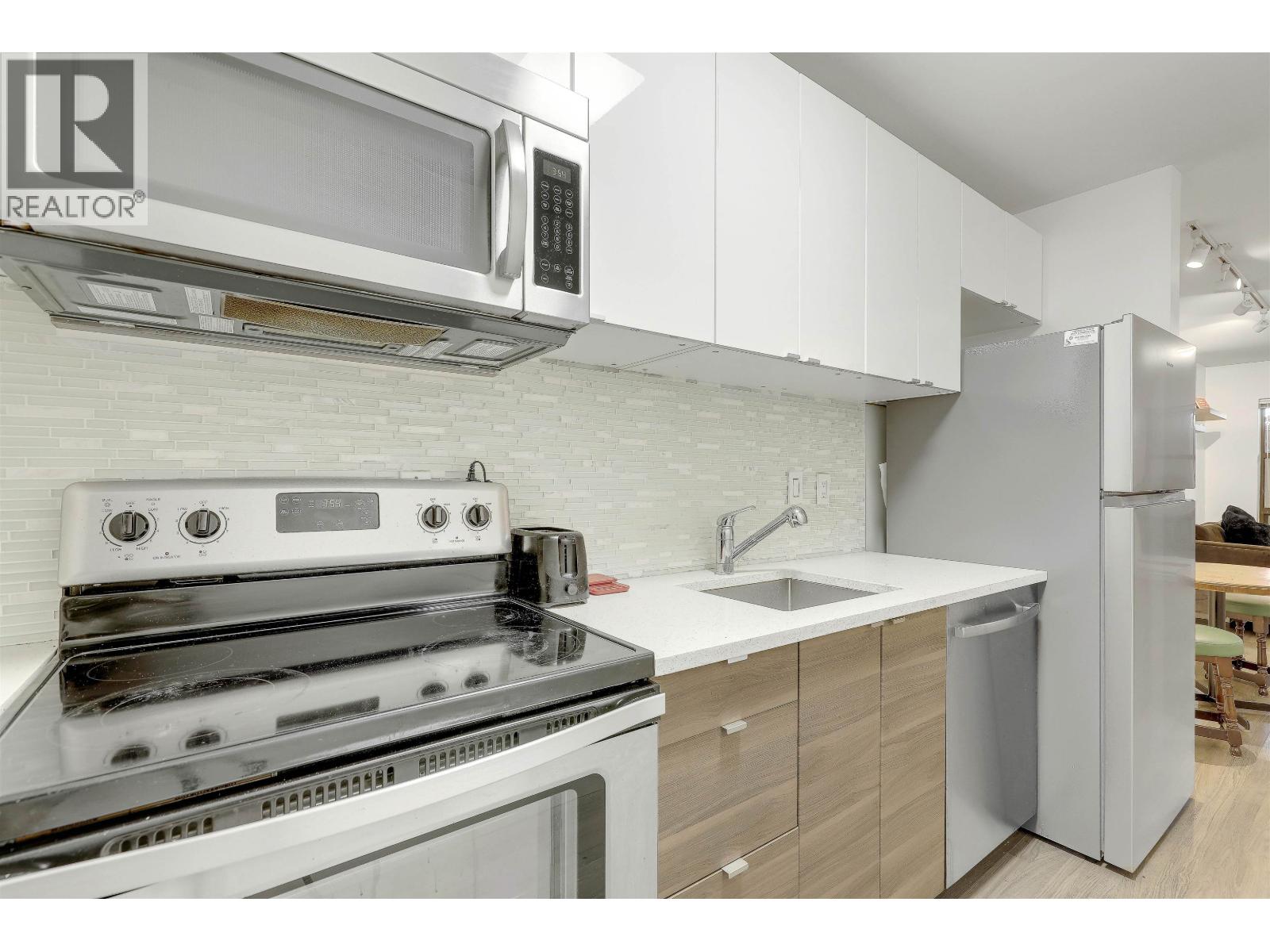 208 1106 PACIFIC STREET|Vancouver, British Columbia V6E1T4